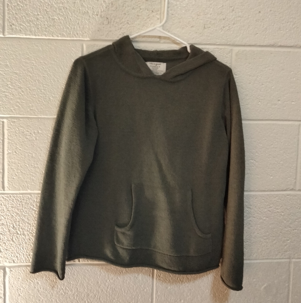 Green pullover